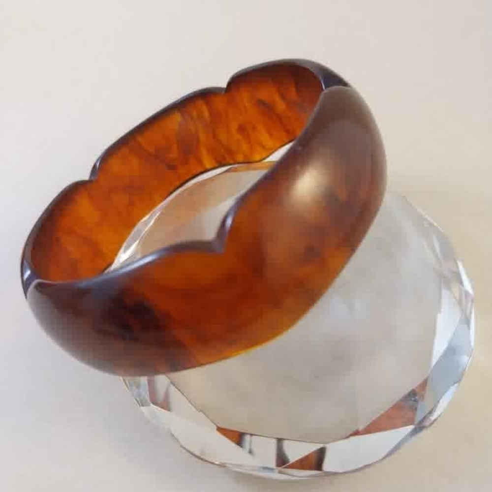 Vintage Bakelite Root-Beer Bangle Bracelet - Picture 2 of 9
